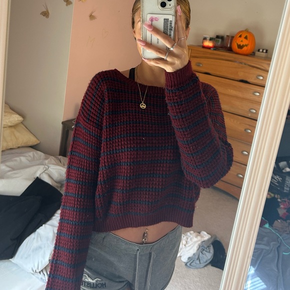 Sweater - Picture 2 of 6